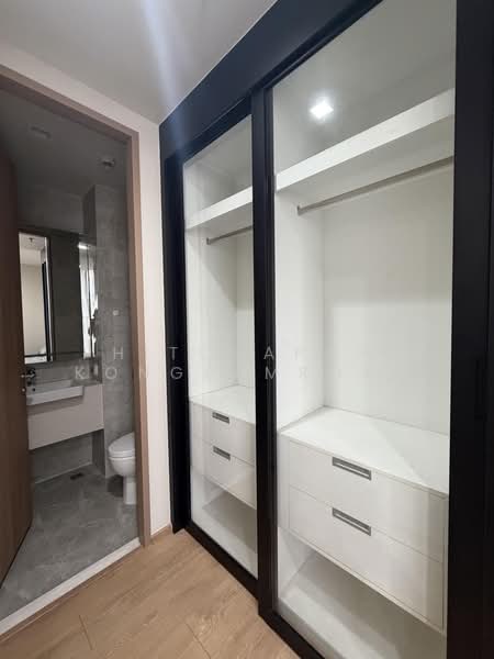Noble Around Sukhumvit 33, Bangkok, 17 Soi Sukhumvit 33, Khlong Tan Nua, Watthana, Bangkok, 1 Bedroom, 32 sqm, Condo For Rent, by Phitchaporn Kongsamrong, 500439155 - DDproperty.com