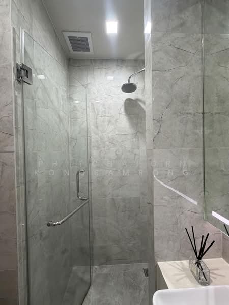 Noble Around Sukhumvit 33, Bangkok, 17 Soi Sukhumvit 33, Khlong Tan Nua, Watthana, Bangkok, 1 Bedroom, 32 sqm, Condo For Rent, by Phitchaporn Kongsamrong, 500439155 - DDproperty.com