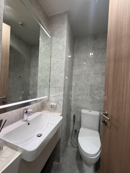 Noble Around Sukhumvit 33, Bangkok, 17 Soi Sukhumvit 33, Khlong Tan Nua, Watthana, Bangkok, 1 Bedroom, 32 sqm, Condo For Rent, by Phitchaporn Kongsamrong, 500439155 - DDproperty.com