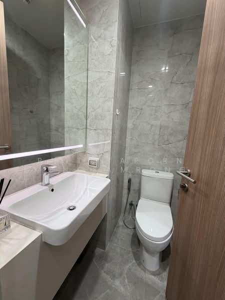 Noble Around Sukhumvit 33, Bangkok, 17 Soi Sukhumvit 33, Khlong Tan Nua, Watthana, Bangkok, 1 Bedroom, 32 sqm, Condo For Rent, by Phitchaporn Kongsamrong, 500439155 - DDproperty.com