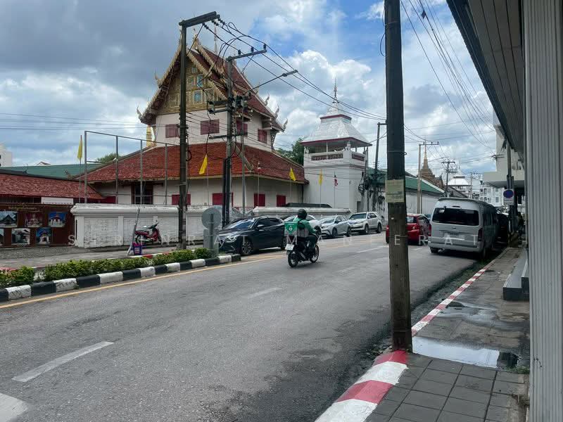 ปล่อยเช่าระยะยาว อาคารพาณิชย์ขนาดใหญ่ ทำเลศักยภาพสูงบนถนนท่าแพ ใจกลางย่านเศรษฐกิจและแหล่งท่องเที่ยวส, เชียงใหม่, ช้างม่อย, เมืองเชียงใหม่, เชียงใหม่, 2,000 ตร.ม., บ้านเดี่ยว ให้เช่า, โดย Sirinrat Maneerat, 500439249 - DDproperty.com