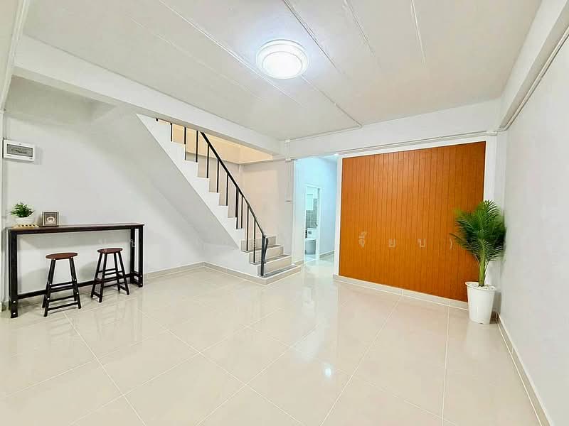 บ้านสวย 4 ห้องนอน มีระเบียงหน้าบ้าน หมู่บ้านจันทิมา ธานี บางใหญ่ ใกล้เซ็นทรัล เวสเกต, นนทบุรี, กาญจนาภิเษก, บางบัวทอง, นนทบุรี, 110 ตร.ม., ทาวน์เฮ้าส์ ขาย, โดย บุษบากร (เจี๊ยบ), 500439309 - DDproperty.com