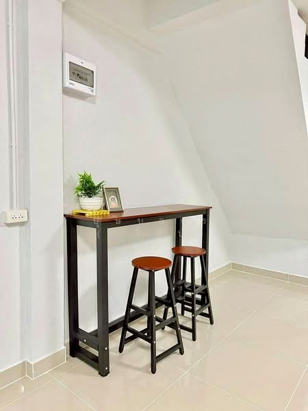บ้านสวย 4 ห้องนอน มีระเบียงหน้าบ้าน หมู่บ้านจันทิมา ธานี บางใหญ่ ใกล้เซ็นทรัล เวสเกต, นนทบุรี, กาญจนาภิเษก, บางบัวทอง, นนทบุรี, 110 ตร.ม., ทาวน์เฮ้าส์ ขาย, โดย บุษบากร (เจี๊ยบ), 500439309 - DDproperty.com