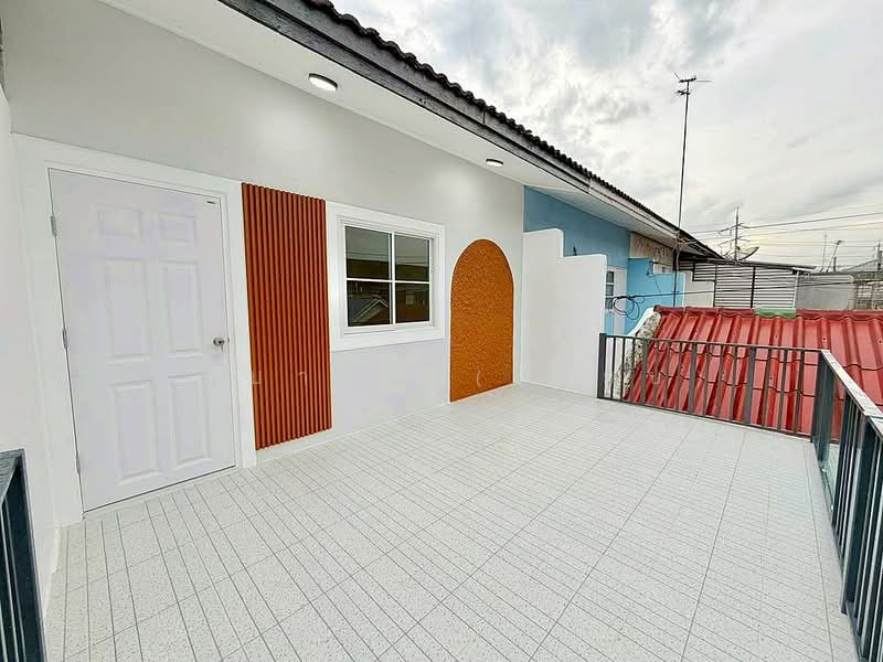 บ้านสวย 4 ห้องนอน มีระเบียงหน้าบ้าน หมู่บ้านจันทิมา ธานี บางใหญ่ ใกล้เซ็นทรัล เวสเกต, นนทบุรี, กาญจนาภิเษก, บางบัวทอง, บางบัวทอง, นนทบุรี, 110 ตร.ม., ทาวน์เฮ้าส์ ขาย, โดย บุษบากร (เจี๊ยบ), 500439309 - DDproperty.com