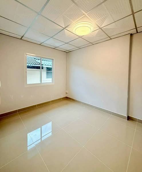 บ้านสวย 4 ห้องนอน มีระเบียงหน้าบ้าน หมู่บ้านจันทิมา ธานี บางใหญ่ ใกล้เซ็นทรัล เวสเกต, Nonthaburi, กาญจนาภิเษก, Bang Bua Thong, Bang Bua Thong, Nonthaburi, 4 Bedrooms, 110 sqm, Townhouse For Sale, by บุษบากร (เจี๊ยบ), 500439309 - DDproperty.com