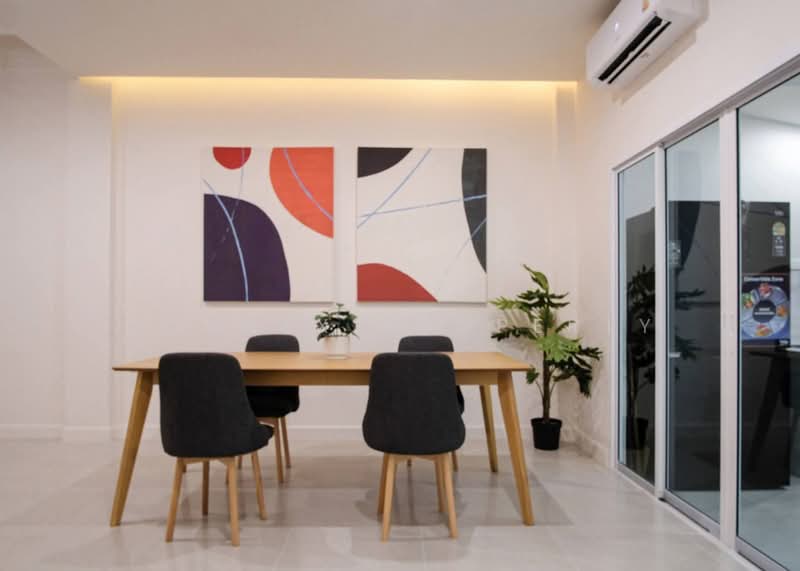 Baan Klang Muang British Town Srinakarin, Samut Prakan, Soi Baan Klang Muang British Town Srinakarin, Bang Kaeo, Bang Plee, Samut Prakan, 3 Bedrooms, 230 sqm, Townhouse For Rent, by Connex Property, 500439396 - DDproperty.com