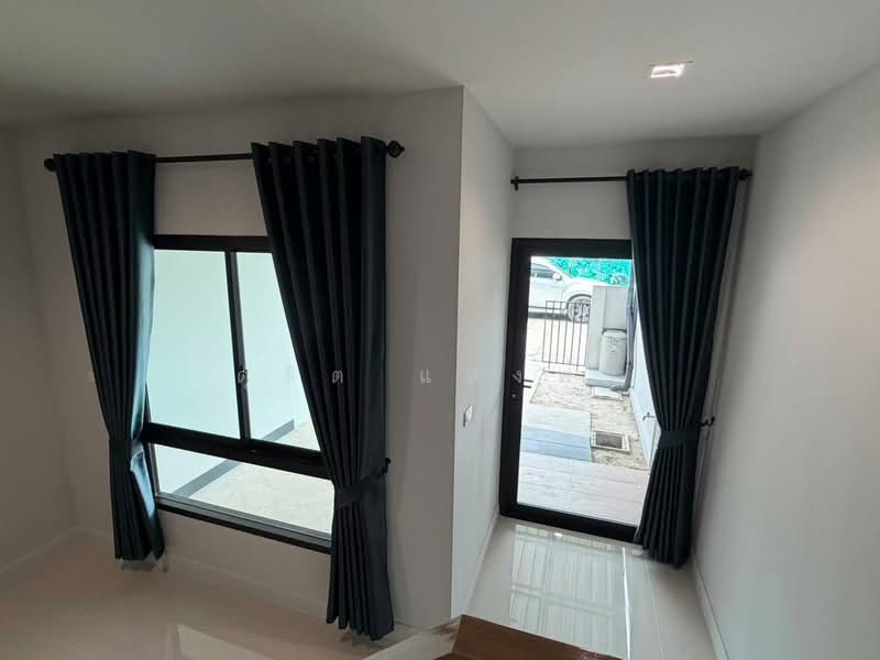 ให้เช่าทาวน์โฮมใหม่ ม.มายกรีน 331 บ่อวิน ศรีราชา, Chon Buri (Pattaya), Khao Khan Song, Si Racha, Chon Buri (Pattaya), 2 Bedrooms, 65 sqm, Townhouse For Rent, by Dusit Saengfa, 500439426 - DDproperty.com