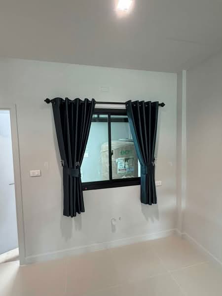 ให้เช่าทาวน์โฮมใหม่ ม.มายกรีน 331 บ่อวิน ศรีราชา, Chon Buri (Pattaya), Khao Khan Song, Si Racha, Chon Buri (Pattaya), 2 Bedrooms, 65 sqm, Townhouse For Rent, by Dusit Saengfa, 500439426 - DDproperty.com