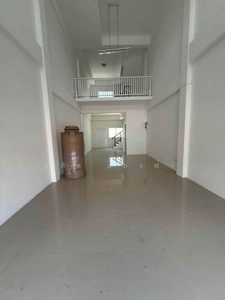 ให้เช่าอาคารพาณิชย์ 2 ชั้นครึ่่ง วังตาผิน ปลวกแดง ระยอง, Rayong, Pluak Daeng, Rayong, , 100 sqm, Shophouse For Rent, by Dusit Saengfa, 500439427 - DDproperty.com