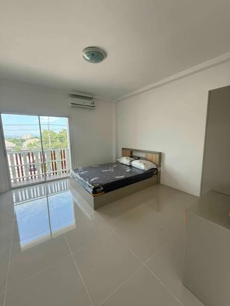 ให้เช่าอาคารพาณิชย์ 2 ชั้นครึ่่ง วังตาผิน ปลวกแดง ระยอง, Rayong, Pluak Daeng, Rayong, , 100 sqm, Shophouse For Rent, by Dusit Saengfa, 500439427 - DDproperty.com