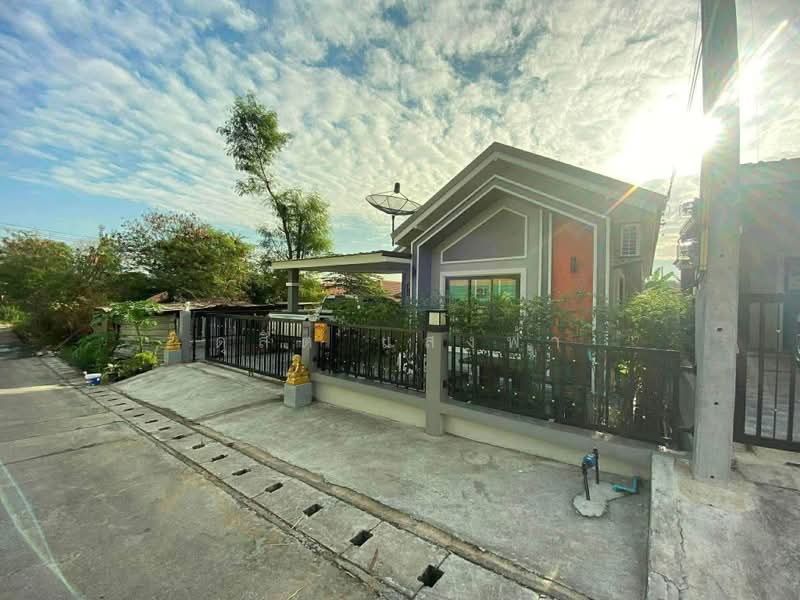 ให้เช่าบ้านแฝด ม.เพชรรดา มาบยางพร ปลวกแดง ระยอง, Rayong, Mapyangphon, Pluak Daeng, Rayong, 3 Bedrooms, 150 sqm, Single Detached House For Rent, by Dusit Saengfa, 500439428 - DDproperty.com