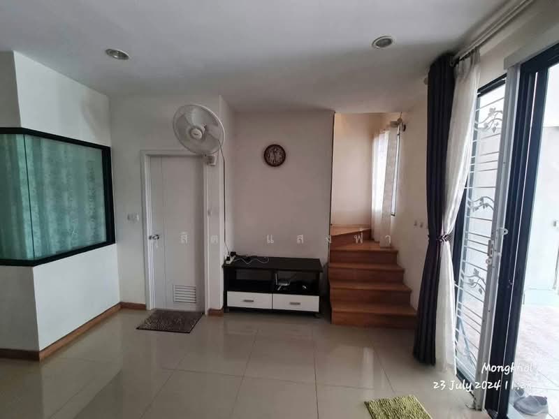 ให้เช่าทาวน์โฮม ม.เดอะทรัสต์ทาวน์ พันเสด็จใน บ่อวิน ศรีราชา, Chon Buri (Pattaya), Bo Win, Si Racha, Chon Buri (Pattaya), 4 Bedrooms, 85 sqm, Townhouse For Rent, by Dusit Saengfa, 500439433 - DDproperty.com