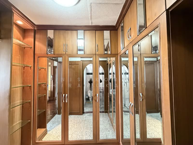 Lumpini Park View, Bangkok, Rama 4, Thung Maha Mek, Sathon, Bangkok, 4 Bedrooms, 172 sqm, Condo For Rent, by Nisakorn Chirangkapat, 500439484 - DDproperty.com