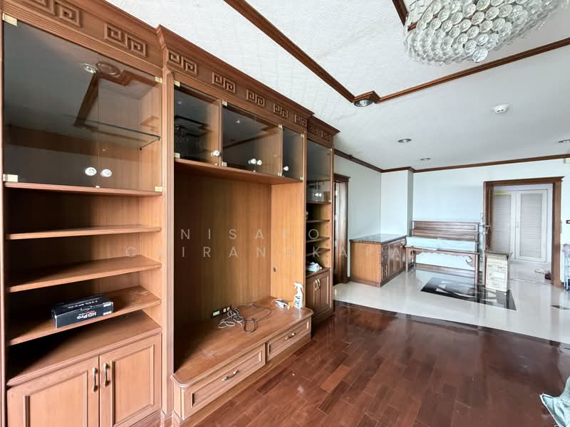 Lumpini Park View, Bangkok, Rama 4, Thung Maha Mek, Sathon, Bangkok, 4 Bedrooms, 172 sqm, Condo For Rent, by Nisakorn Chirangkapat, 500439484 - DDproperty.com