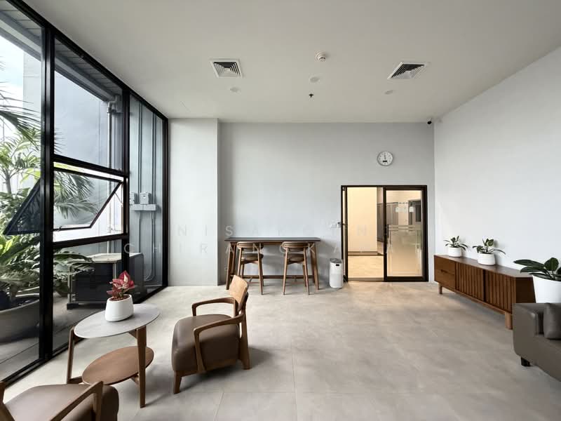 Lumpini Park View, Bangkok, Rama 4, Thung Maha Mek, Sathon, Bangkok, 4 Bedrooms, 172 sqm, Condo For Rent, by Nisakorn Chirangkapat, 500439484 - DDproperty.com