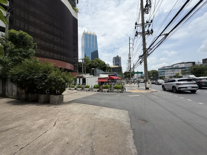 Lumpini Park View, Bangkok, Rama 4, Thung Maha Mek, Sathon, Bangkok, 4 Bedrooms, 172 sqm, Condo For Rent, by Nisakorn Chirangkapat, 500439484 - DDproperty.com