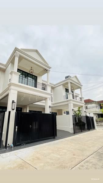 Luxury Executive Townhouses Suhumvit 50, Bangkok, Phra Kanong, Khlong Toei, Bangkok, 3 Bedrooms, 220 sqm, Townhouse For Rent, by Jintarat Peerapatdit, 500439486 - DDproperty.com
