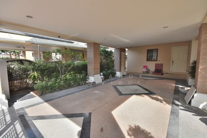 Narasiri Pattanakarn-Srinakarin, Bangkok, 878 Soi Srinakarin 20, Khlong Chan, Bang Kapi, Bangkok, 3 Bedrooms, 550 sqm, Single Detached House For Rent, by Jomchanok Aswavibul, 500439556 - DDproperty.com