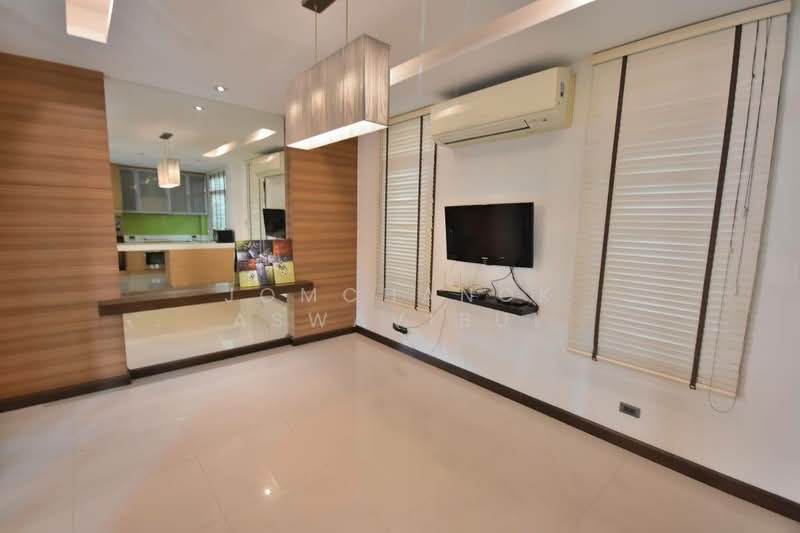 Narasiri Pattanakarn-Srinakarin, Bangkok, 878 Soi Srinakarin 20, Khlong Chan, Bang Kapi, Bangkok, 3 Bedrooms, 550 sqm, Single Detached House For Rent, by Jomchanok Aswavibul, 500439556 - DDproperty.com