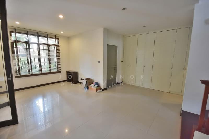 Narasiri Pattanakarn-Srinakarin, Bangkok, 878 Soi Srinakarin 20, Khlong Chan, Bang Kapi, Bangkok, 3 Bedrooms, 550 sqm, Single Detached House For Rent, by Jomchanok Aswavibul, 500439556 - DDproperty.com