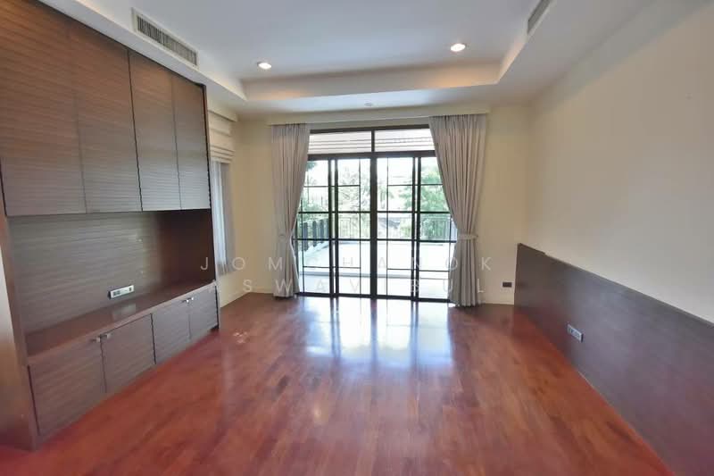 Narasiri Pattanakarn-Srinakarin, Bangkok, 878 Soi Srinakarin 20, Khlong Chan, Bang Kapi, Bangkok, 3 Bedrooms, 550 sqm, Single Detached House For Rent, by Jomchanok Aswavibul, 500439556 - DDproperty.com