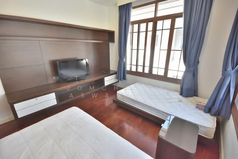 Narasiri Pattanakarn-Srinakarin, Bangkok, 878 Soi Srinakarin 20, Khlong Chan, Bang Kapi, Bangkok, 3 Bedrooms, 550 sqm, Single Detached House For Rent, by Jomchanok Aswavibul, 500439556 - DDproperty.com