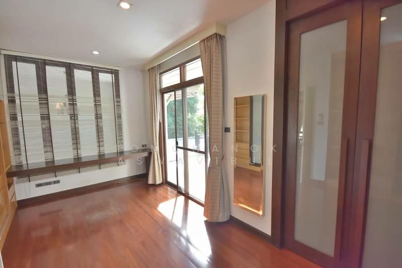 Narasiri Pattanakarn-Srinakarin, Bangkok, 878 Soi Srinakarin 20, Khlong Chan, Bang Kapi, Bangkok, 3 Bedrooms, 550 sqm, Single Detached House For Rent, by Jomchanok Aswavibul, 500439556 - DDproperty.com