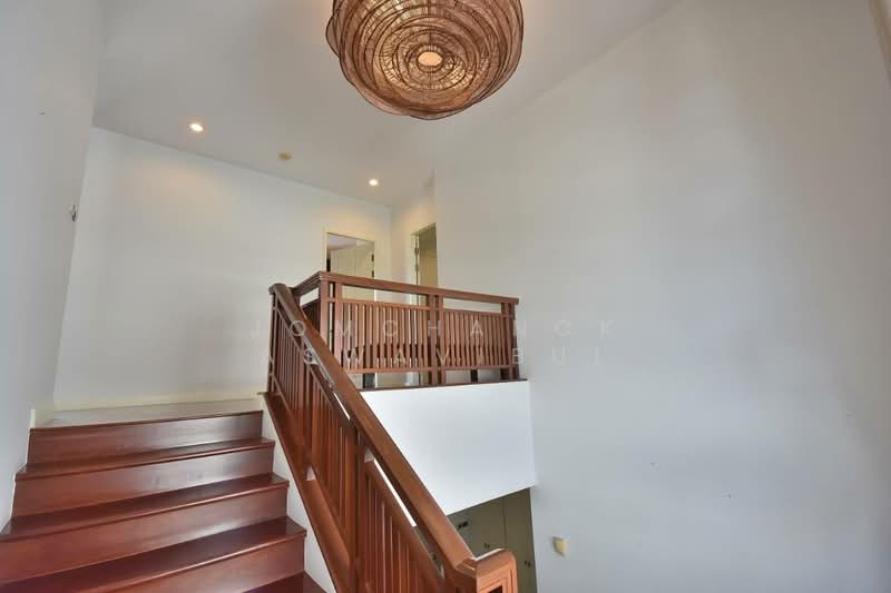 Narasiri Pattanakarn-Srinakarin, Bangkok, 878 Soi Srinakarin 20, Khlong Chan, Bang Kapi, Bangkok, 3 Bedrooms, 550 sqm, Single Detached House For Rent, by Jomchanok Aswavibul, 500439556 - DDproperty.com