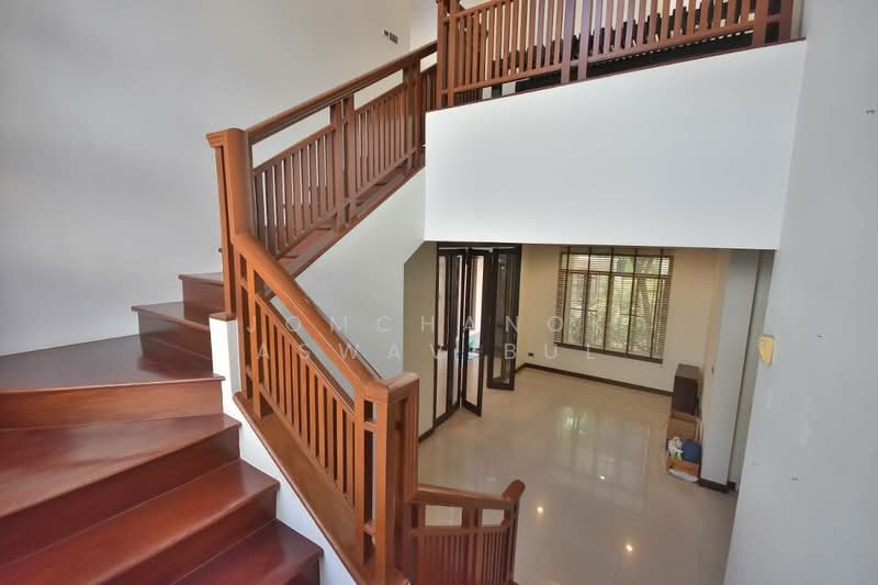 Narasiri Pattanakarn-Srinakarin, Bangkok, 878 Soi Srinakarin 20, Khlong Chan, Bang Kapi, Bangkok, 3 Bedrooms, 550 sqm, Single Detached House For Rent, by Jomchanok Aswavibul, 500439556 - DDproperty.com