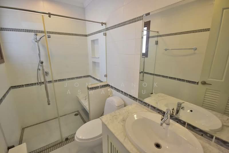 Narasiri Pattanakarn-Srinakarin, Bangkok, 878 Soi Srinakarin 20, Khlong Chan, Bang Kapi, Bangkok, 3 Bedrooms, 550 sqm, Single Detached House For Rent, by Jomchanok Aswavibul, 500439556 - DDproperty.com