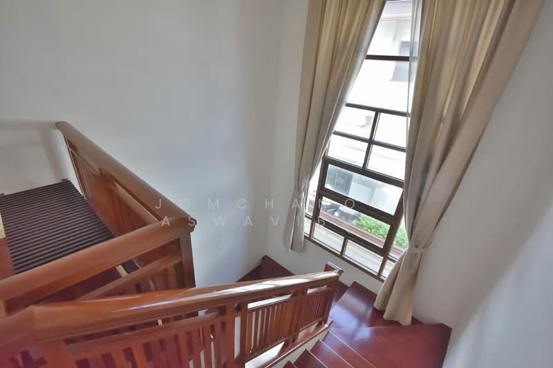 Narasiri Pattanakarn-Srinakarin, Bangkok, 878 Soi Srinakarin 20, Khlong Chan, Bang Kapi, Bangkok, 3 Bedrooms, 550 sqm, Single Detached House For Rent, by Jomchanok Aswavibul, 500439556 - DDproperty.com