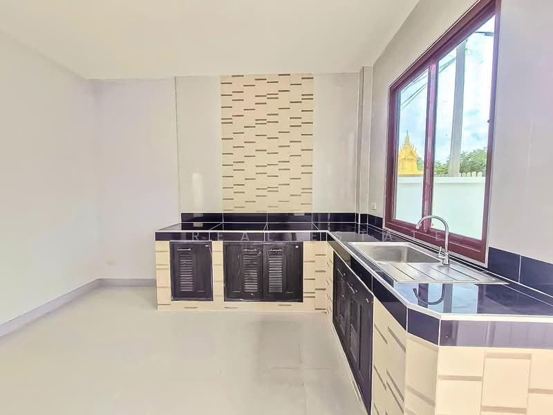 Luxury Nordic Modern House for Sale Nong Prue East Pattaya, Chon Buri (Pattaya), Bang Lamung, Bang Lamung (Pattaya), Chon Buri (Pattaya), 2 Bedrooms, 160 sqm, Semi-Detached House (Twin House) For Sale, by PLC Real Estate, 500439574 - DDproperty.com