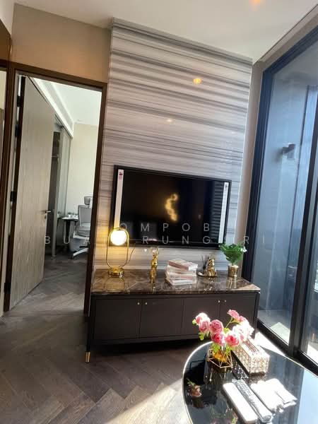 The Esse Sukhumvit 36, Bangkok, Soi Sukhumvit 36, Sukhumvit Road, Phra Kanong, Khlong Toei, Bangkok, 1 Bedroom, 38 sqm, Condo For Rent, by Sompob Buaparungsri, 500439584 - DDproperty.com