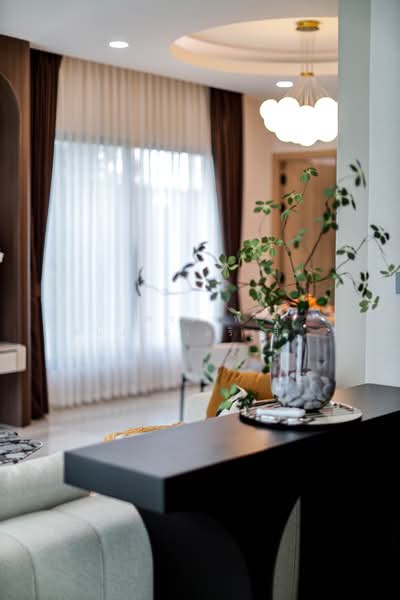 บ้านหรู หางดง เชียงใหม่ 4 นอน | 3 น้ำ | 1 ห้องรับแขก | 1 ห้องพักผ่อนชั้นบน | ที่จอดรถในร่ม 2 คัน, เชียงใหม่, สันผักหวาน, หางดง, เชียงใหม่, 212 ตร.ม., บ้านเดี่ยว ขาย, โดย พรเทพ ทัศน์ประเสริฐสิน, 500439605 - DDproperty.com