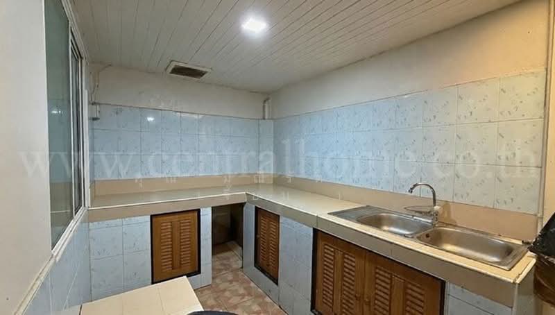 Pruksa Ville 40 Donmuang-Local Road, Pathum Thani, Kamphaeng Phet 6 Road, Lak Hok, Muang Pathum Thani, Pathum Thani, 3 Bedrooms, 120 sqm, Townhouse For Sale, by คุณ มณีรัตน์ ( เจี๊ยบ ), 500439662 - DDproperty.com