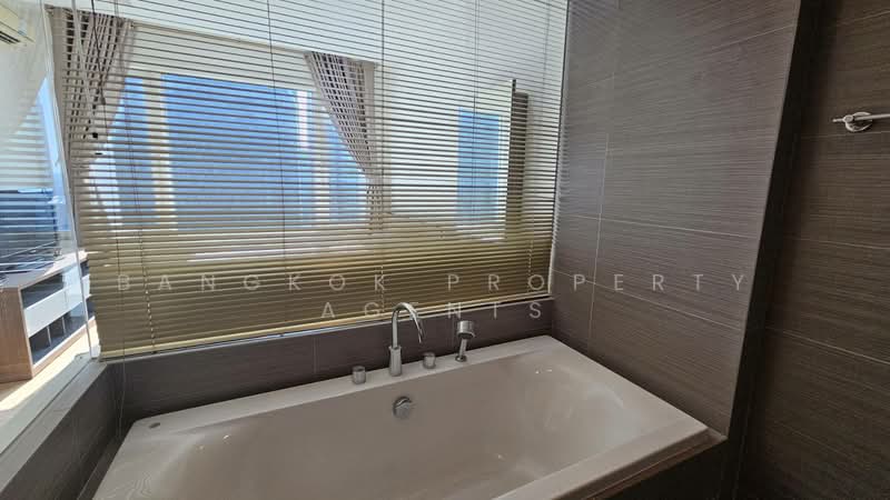 Siri At Sukhumvit, Bangkok, 902 Sukhumvit Road, Phra Kanong, Khlong Toei, Bangkok, 2 Bedrooms, 70 sqm, Condo For Rent, by BANGKOK PROPERTY AGENTS, 500439681 - DDproperty.com