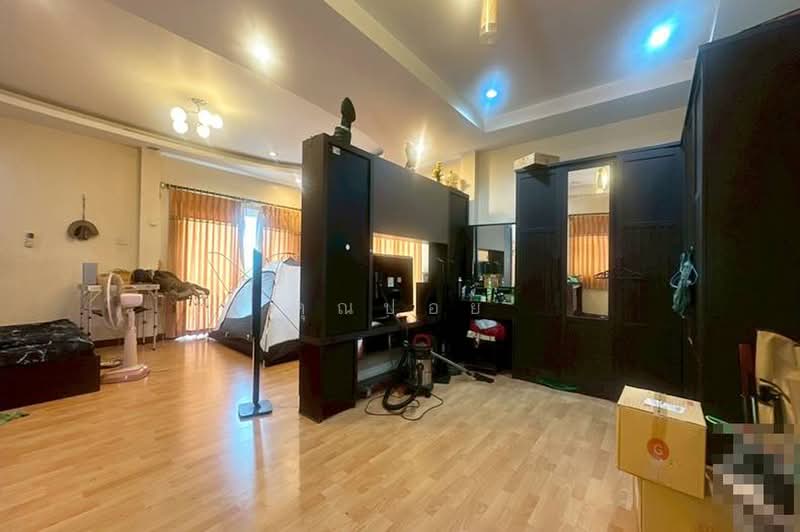 ซอยลาดพร้าว 80, Bangkok, Wang Thonglang, Bangkok, 5 Bedrooms, 200 sqm, Single Detached House For Sale, by คุณปอย, 500439689 - DDproperty.com