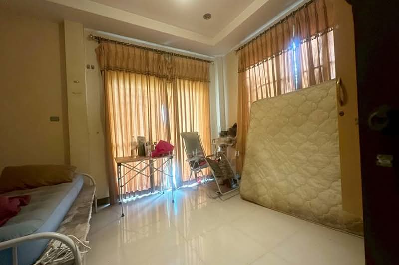 ซอยลาดพร้าว 80, Bangkok, Wang Thonglang, Bangkok, 5 Bedrooms, 200 sqm, Single Detached House For Sale, by คุณปอย, 500439689 - DDproperty.com