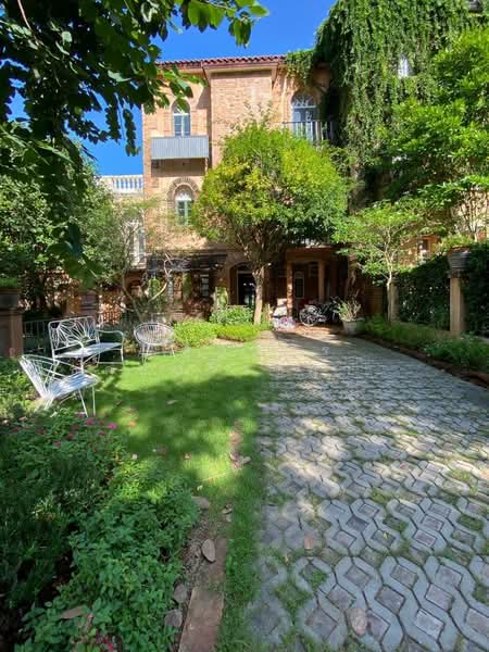 ขายบ้านหรู โครงการ The Eyrie เขาใหญ่ ราคา 20,000,000 บาท พร้อมเฟอร์นิเจอร์, Nakhon Ratchasima, Khlong Muang, Pak Chong, Nakhon Ratchasima, 6 Bedrooms, 300 sqm, Semi-Detached House (Twin House) For Sale, by พลิศภัสร์ โชคธนวีระกานต์, 500439721 - DDproperty.com