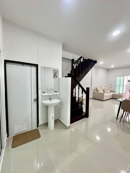 นภาพร นนทบุรี, Nonthaburi, Bang Krang, Muang Nonthaburi, Nonthaburi, 2 Bedrooms, 97 sqm, Townhouse For Sale, by NR AGENT, 500439803 - DDproperty.com