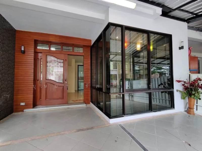 Areeya Mandarina Sukhumvit 77 : อารียา แมนดารีนา สุขุมวิท 77, กรุงเทพ, ถนนสุขุมวิท 77 (อ่อนนุช), สวนหลวง, กรุงเทพ, 200 ตร.ม., ทาวน์เฮ้าส์ ให้เช่า, โดย บุษบา รัตนวงษ์ชัย, 500439806 - DDproperty.com