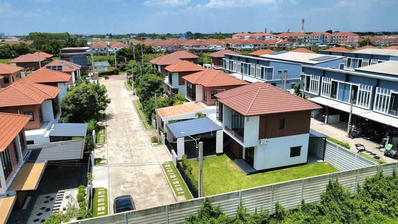 The Ricco Residence Wongwaen-Hathairat : เดอะริคโค้ เรสซิเดนซ์ วงแหวนฯ-หทัยราษฎร์, กรุงเทพ, ถนนไทยรามัญ, สามวาตะวันตก, คลองสามวา, กรุงเทพ, 218 ตร.ม., บ้านเดี่ยว ขาย, โดย Mr. โพส, 500439842 - DDproperty.com