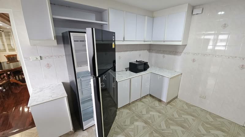 D.S. Tower 1 Sukhumvit 33, Bangkok, Soi Phrom Chit, Khlong Tan Nua, Watthana, Bangkok, 3 Bedrooms, 236 sqm, Condo For Rent, by BANGKOK PROPERTY AGENTS, 500439862 - DDproperty.com