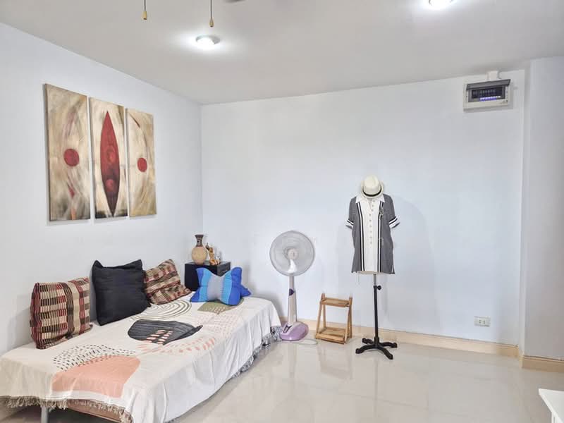 The Living Tower, Bangkok, Bang Chak, Phra Khanong, Bangkok, 2 Bedrooms, 62 sqm, Condo For Sale, by Napassorn Chankamnoed, 500439872 - DDproperty.com