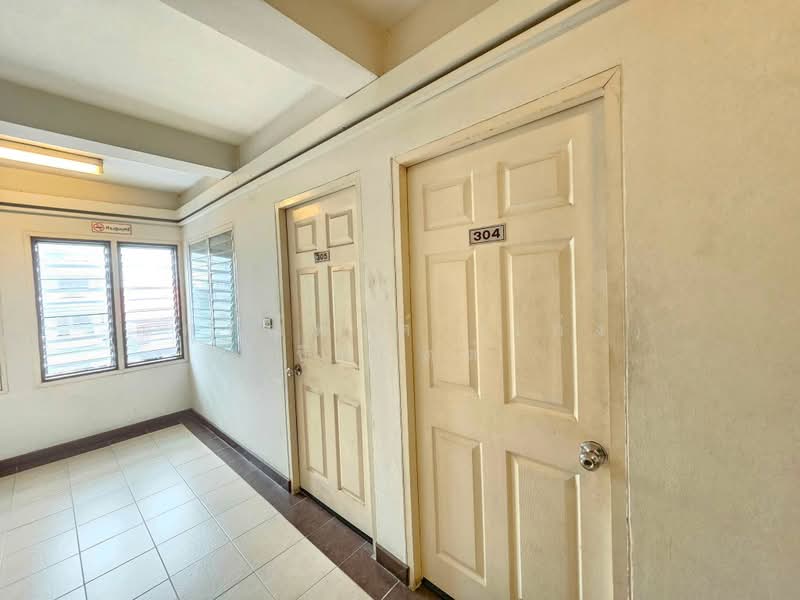 Saengduen Dormitory, Chiang Mai, Chang Phuak, Muang Chiang Mai, Chiang Mai, 10+ Bedrooms, 444 sqm, Townhouse For Sale, by Nakornpong Chuenjit, 500439951 - DDproperty.com