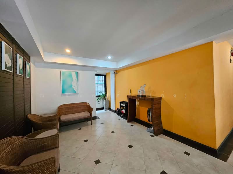 Saengduen Dormitory, Chiang Mai, Chang Phuak, Muang Chiang Mai, Chiang Mai, 10+ Bedrooms, 444 sqm, Townhouse For Sale, by Nakornpong Chuenjit, 500439951 - DDproperty.com