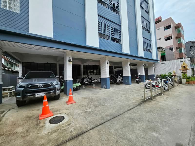 Saengduen Dormitory, Chiang Mai, Chang Phuak, Muang Chiang Mai, Chiang Mai, 10+ Bedrooms, 444 sqm, Townhouse For Sale, by Nakornpong Chuenjit, 500439951 - DDproperty.com