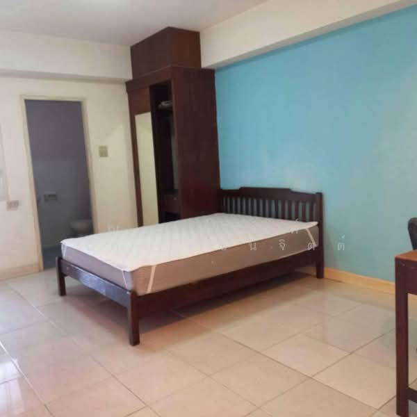 Saengduen Dormitory, Chiang Mai, Chang Phuak, Muang Chiang Mai, Chiang Mai, 10+ Bedrooms, 444 sqm, Townhouse For Sale, by Nakornpong Chuenjit, 500439951 - DDproperty.com