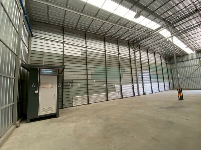 โกดังเช่าลาดกระบัง-ร่มเกล้า ใกล้ ขนส่งพื้นที่ 4, Bangkok, Lam Phak Chi, Nong Chok, Bangkok, , 176 sqm, Warehouse/Factory For Rent, by Airada Parasarn, 500440007 - DDproperty.com