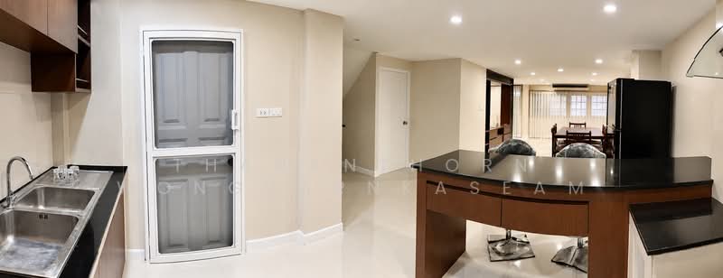 Ekkamai Townhome for rent, Bangkok, Khlong Tan Nua, Watthana, Bangkok, 3 Bedrooms, 350 sqm, Townhouse For Rent, by Thananthorn Wongvarnkaseam, 500440061 - DDproperty.com